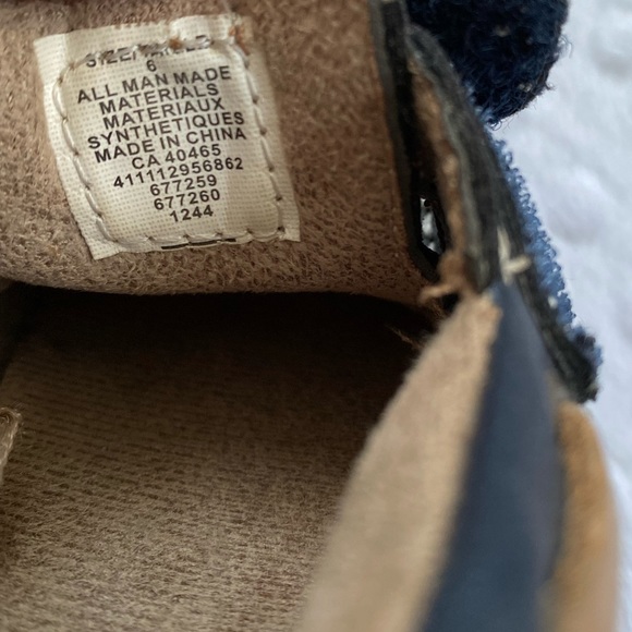 Toddler Shoes (size 6) - Picture 4 of 5